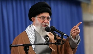 قائد الثورة: هدف الاعداء من الحرب الناعمة إحباط الشعب الايراني