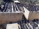 More than 40,000 worshipers perform Friday prayers in al - Aqsa 7