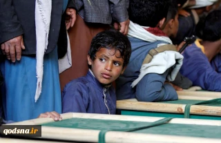 Yemenis bury women, children killed in Saudi airstrike