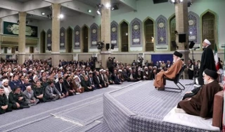 خلال استقبال قائد الثورة لمسؤولي النظام 

الرئيس روحاني: القدس الشريف لن تصبح عاصمة للمعتدين، ولا الجولان ستنفصل عن سوريا