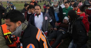 في الاسبوع الأول من العام الثاني لمسيرة العودة..

83 إصابة برصاص الاحتلال الإسرائيلي أثناء مشاركتهم في جمعة "انتصار الكرامة"