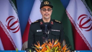 رئيس أركان القوات المسلحة الايرانية: التهديد الأمريكي العقيم ضد حرس الثورة دليل مازق واشنطن الاستراتيجي
