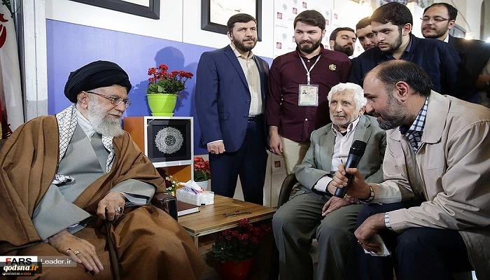 أوصي بمضاعفة الجهود والفعاليات ذات الصلة لتحقيق الأهداف المرجوة

قائد الثورة الإسلامية عن جائزة فلسطين العالمية للأدب: الجهود التي بذلت في هذا المجال لحد الآن ليست كافية 2