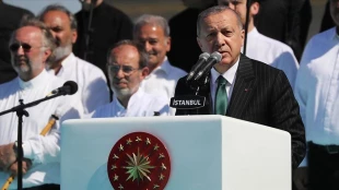 رئیس جمهور ترکیه طی اظهاراتی متمایزگونه عنوان کرد؛ 

اردوغان: معامله قرن هدفی جز تجزیه کشورهای منطقه ندارد/ با اجرایی شدن معامله قرن حق بازگشت فلسطینیان و آزادی قدس ازبین می رود
 3