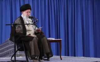 لدى استقباله طلبة وأساتذة الحوزات العلمية

قائد الثورة: مسؤولية الحوزة العلمية هي تربية علماء دين لتحقيق الإسلام في كافة شؤون المجتمع