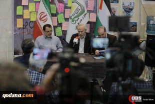 نشست تخصصی فلسطین در گرانیگاه ظهور در فرهنگ مهدویت در غرفه جمعیت دفاع از ملت فلسطین در نمایشگاه قران :

ناصر ابوشریف : فلسطین یک سرزمین جغرافیایی صرف نیست ، یک مکان مقدس است / حق تمامی ادیان بر قدس یک حق  دینی است نه جغرافیایی وحاکمیتی /رویوران : نامگذا