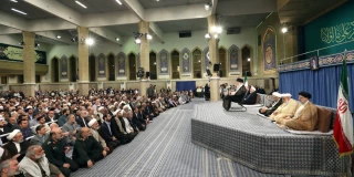 قائد الثورة الإسلامية: يجب علي الدول الاسلامية أن تصطف صفا واحدا ضد الكيان الصهيوني الغاصب بدل المواجهة مع بعضها البعض
