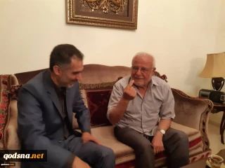 خلال استقباله مدير عام وكالة القدس للانباء(قدسنا)

والد امين عام حزب الله اللبناني: علي الشعب الإيراني المحافظة علي استقلاله وعزته وكرامته وإفشال مخططات الأعداء الهادفة إلى إيجاد فجوة بين القيادة والشعب(+فيديو)