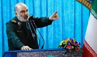 الشعب الايراني يقف شامخا في هذه المواجهة في ظل التوجيهات الحكيمة لقائد الثورة الاسلامية

قائد الحرس الثوري: هزيمة القوى العظمى ماثلة للعيان