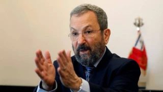باراك ينوي مقاضاة "ديلي ميل" البريطانية بعدما رصدته متسللا لمنزل تاجر جنس أمريكي