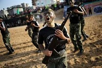 "القسام": 10 الاف شاب انضموا لمخيمات طلائع التحرير