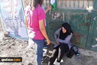 Israeli Soldiers Injure Palestinian Journalist during Protests near Bethlehem