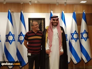 خنده ای که تبدیل به گریه شد؛

نمازگزاران فلسطینی روزنامه نگار سعودی را از حیاط مسجدالاقصی بیرون کردند؛عادی سازان روابط با تل آویو خائن به آرمان آزادی فلسطین هستند 2