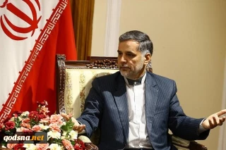 مسئولانی که خانواده آنها خارج از کشور هستند باید عزل شوند