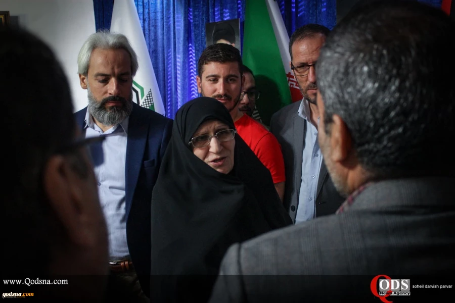 Third guests of International Solidarity Forum for Palestinian teens and youth meet with daughter Imam Khomeini 10
