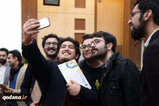 تیم مناظره «در سنگر آزادی» از استان خراسان رضوی مطرح کرد:
مسابقات ملی مناظره؛ بهترین رویداد فرهنگی و علمی در حال اجرا