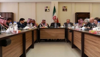 شيوخ وزعماء العشائر السورية يعربون عن شكرهم وتقديرهم لقائد الثورة الاسلامية والشعب والحكومة الايرانية
