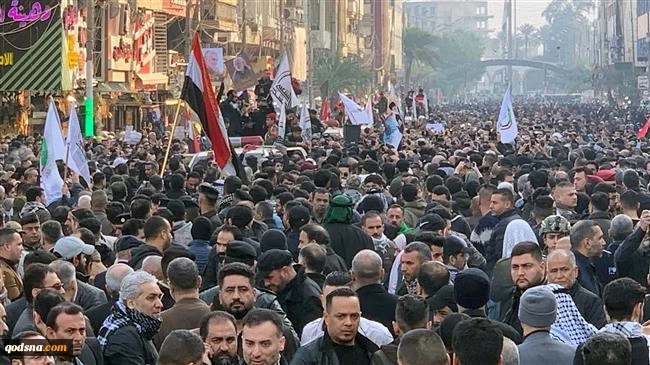 Huge crowds of Iraqi mourners join Gen. Soleimani’s funeral procession 2