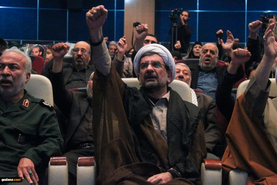 The Unveiling of the Head in the Culture of Martyr Haj Qassem Soleimani 17