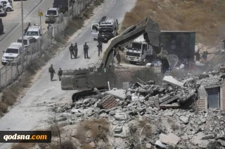 تحولات مربوط به فلسطین/
جنایت یک شهرک نشین در زیر گرفتن دانش‌آموز فلسطینی با خودرو/ آمار بی سابقه تخریب منازل فلسطینیان در قدس و کرانه باختری و ادامه سیاست تغییر بافت جمعیتی/ حمله وحشیانه نظامیان صهیونیست به یک مسجد و منازل در شمال الخلیل