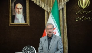 ربیعی در نشست خبری:

مدارس تا آخر هفته تعطیل خواهد بود/ جان مردم بر همه چیز مقدم است