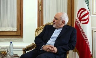 ظریف:

ما به صدقه ترامپ نیاز نداریم/ از فروش نفت ایران جلوگیری نشود