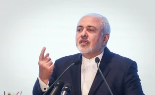 ظریف:

ملت ایران همیشه خود برای سرنوشتش تصمیم می‌گیرد