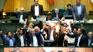 در آستانه روز جهانی قدس

طرح دوفوریتی مقابله با اقدامات خصمانه رژیم صهیونیستی در مجلس تصویب شد/ طنین شعار مرگ بر اسراییل در مجلس+ مشروح طرح 2