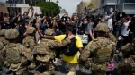 Tentara AS Dikerahkan ke Jalan-jalan Tumpas Demonstran
 2