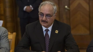 بعد هزائم متتالية.. حفتر يطلب دعم "إسرائيل": لم نكن أعداء ولدينا مصالح مشتركة