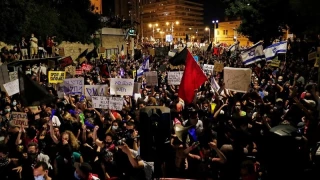 Ribuan Demonstran di Quds Pendudukan Tuntut Netanyahu Mengundurkan Diri