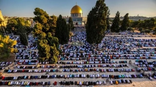 Puluhan Ribu Warga Palestina Shalat Idul Adha di Masjid al-Aqsa