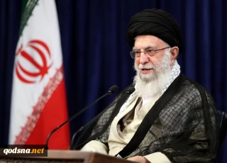 پیام رهبر انقلاب در پی اهانت یک نشریه فرانسوی به ساحت مقدس پیامبر اعظم: 

بهانه‌ آزادی بیان برای محکوم نکردن این جرم بزرگ کاملاً مردود و غلط و عوام‌فریبانه است/ سیاستهای عمیقاً ضداسلامی صهیونیست‌ها و دولتهای استکباری عامل این‌ حرکتهای دشمنانه است