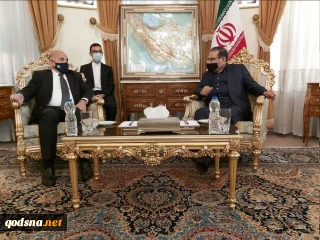 دبیر شورای عالی امنیت ملی در دیدار با وزیر امور خارجه عراق/

شمخانی: عادی سازی روابط موجودیت کشورهای سازش کننده را نیز با خطر جدی مواجه خواهد کرد/ کمترین مجازات برای ترور شهید سلیمانی اخراج عاملان آن از منطقه است