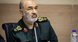 فرمانده کل سپاه پاسداران انقلاب اسلامی/

حاج قاسم هرگز اجازه نداد دشمن برای قدرت هسته‌ای و نظامی ایران حد بگذارد