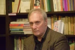 Claudio Moffa told Qodsna:

White House strong subordinate of Zionist regime 2