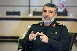 العميد حاجي زادة: قضيتنا مع اميركا استراتيجية وجذرية وغير قابلة للحل