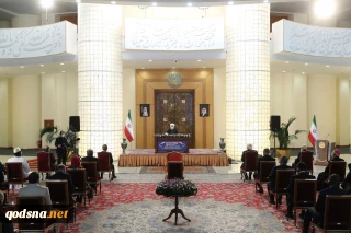 خلال اللقاء مع السفراء الاجانب في البلاد؛

الرئيس الإيراني: ايران الثورة والديمقراطية نشرت بفضل هذا الانتصار خطاب السلام والاستقرار ومدت يد المحبة والصداقة الى دول العالم