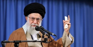 قائد الثورة: ايران اليوم قوة اقليمية فاعلة ومؤثرة دوليا