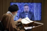 قائد الثورة الإسلامية يحضر مراسم ليالي الانس مع القران الكريم الرمضانية 6