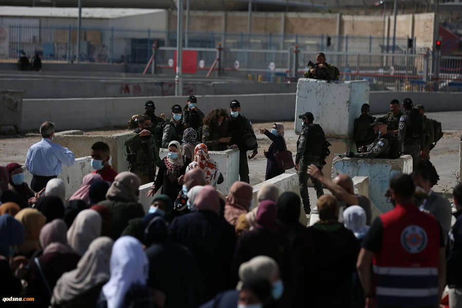 Compared with Ramadan 2020, when the mosque was devoid of any worshipper, thousands of Palestinians today attended the prayers of the first Friday of Ramadan at Al-Aqsa Mosque Compound. 