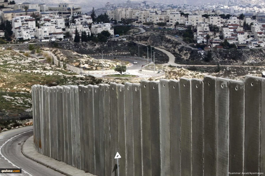 Human Rights Watch condemns Israeli 'apartheid' crimes against Palestinians
 2