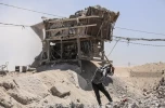 في يومهم العالمي.. عمال غزة يصارعون البقاء من أجل قوت اطفالهم 9