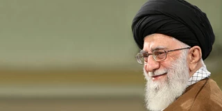 سخنرانی رهبر انقلاب اسلامی به مناسبت روز جهانی قدس؛

حرکت نزولی و رو به زوال رژیم دشمن صهیونیستی آغاز شده و وقفه نخواهد داشت /  تداوم مقاومت در داخل سرزمین فلسطین و حمایت جهانی دولتها و ملّتها از فلسطین عوامل تعیین‌کننده‌ی آینده است