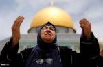 Relative calm returned to the al-Aqsa Mosque compound in the Old City of Al-Quds on Monday afternoon, with Zionist regime’ police withdrawing after hours of clashes and Palestinian protesters at the site declaring victory. 