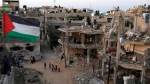 Palestinians in Gaza live by the rubble of their former homes
 7