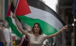 Pro-Palestinian protesters burn Israeli flag in New York 5