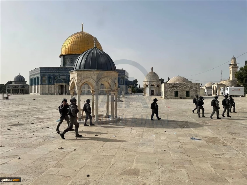 Zionist troops storm al-Aqsa Mosque, attack worshipers