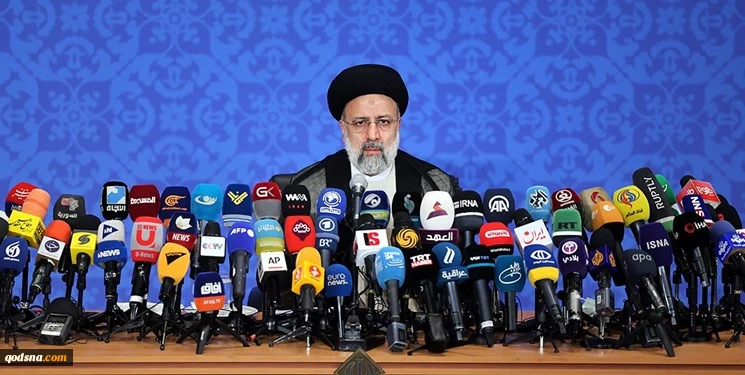 الرئيس الإيراني المنتخب حول موقف ايران من القضية الفلسطينة:

موقفنا هو أن يقرر الشعب الفلسطيني مصيره عبر استفتاء وسياسة الجمهورية الإسلامية ستبقى كما رسمها الامام الخميني 
 2