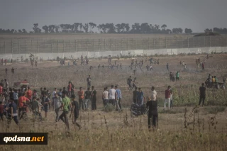 Zionist army reinforces troops on Gaza border